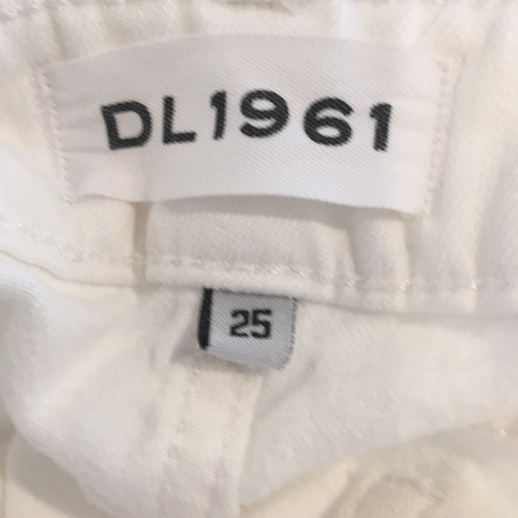 DL1961 9” Rise Boyfriend Jeans - Picture 7 of 8